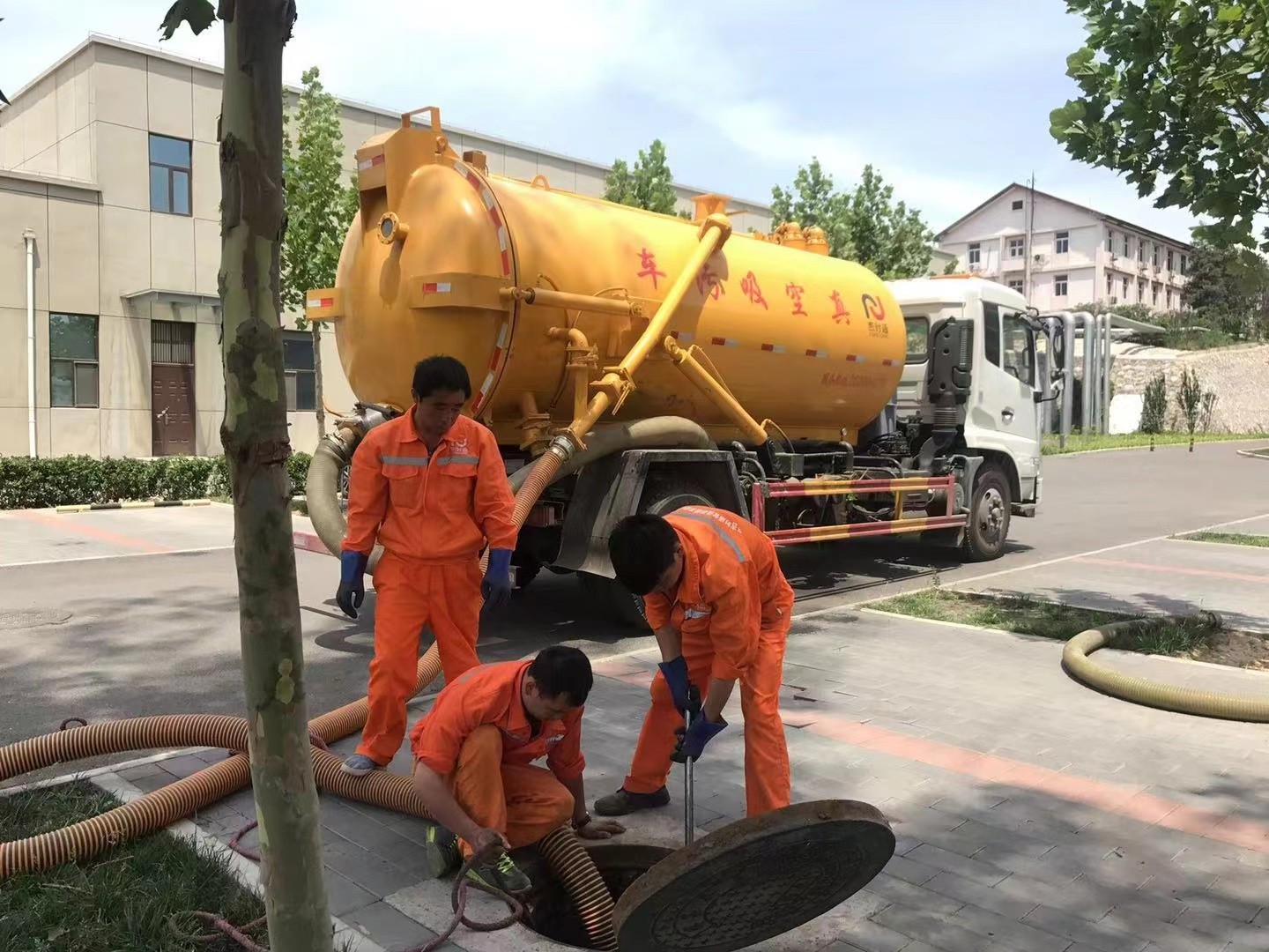 公安化粪池清理与5-8吨吸粪车施工效率分析
